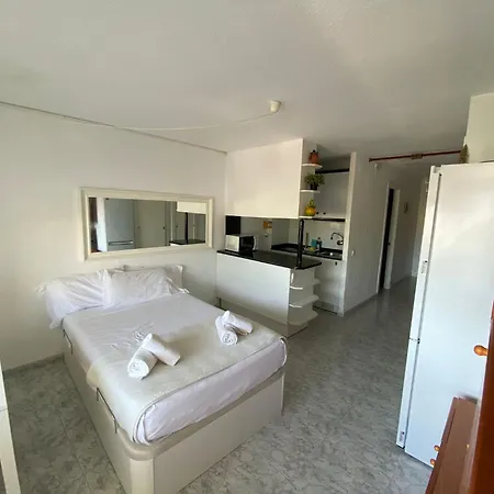 The Moon By Hello Homes Sitges